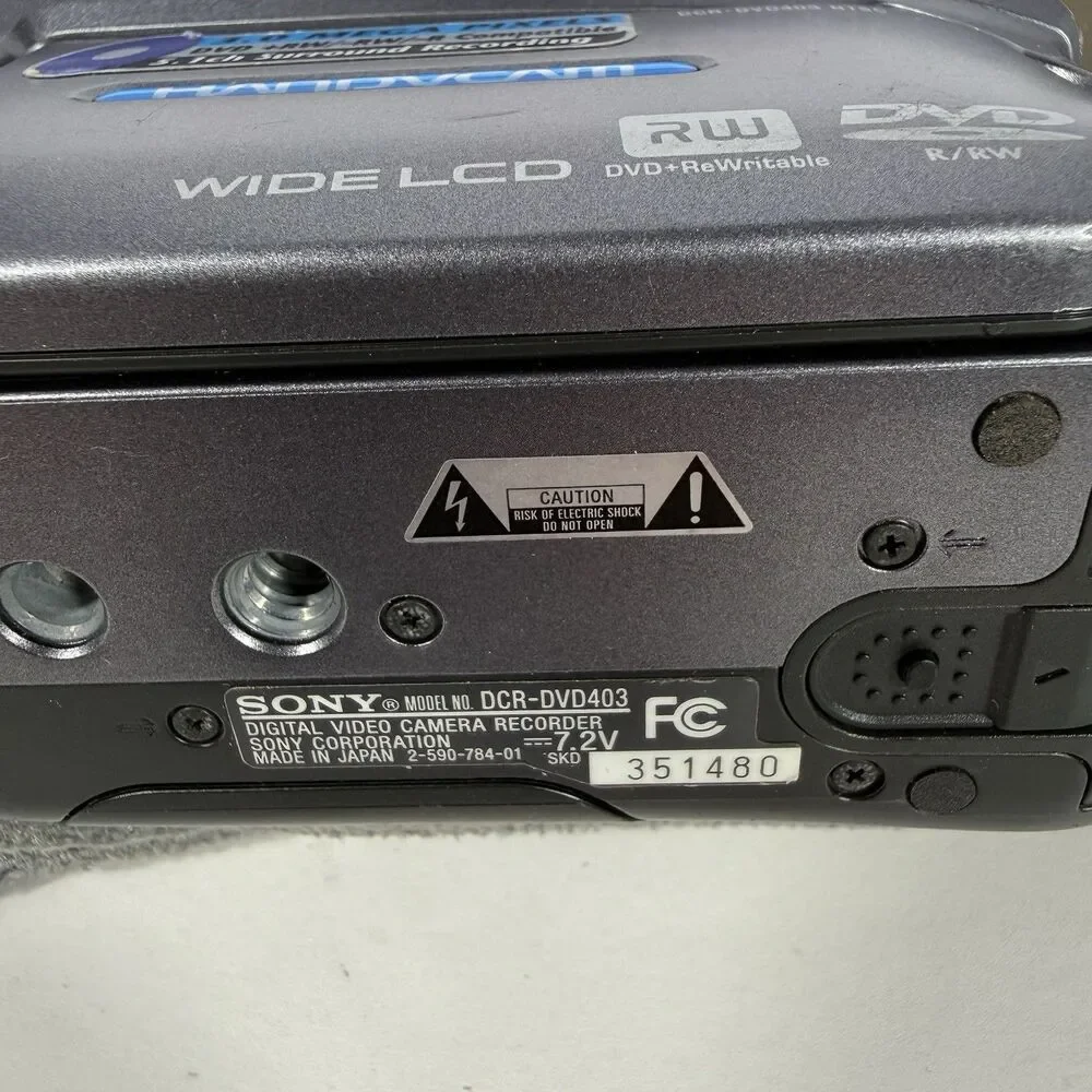 Sony Handycam DCR-DVD403 Video Camera Camcorder 120x Zoom Charger & Batteries
